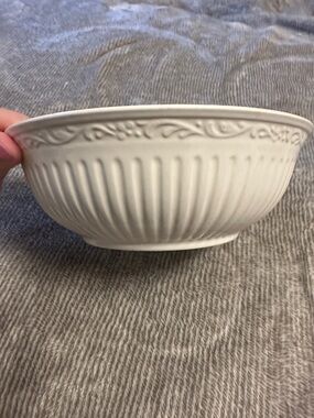 Mikasa Ivory White Italian countryside DD900 Cereal  Bowl with Ribbed Edge